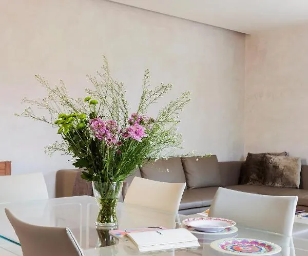 Exclusive Rooftop-designd Apartment *